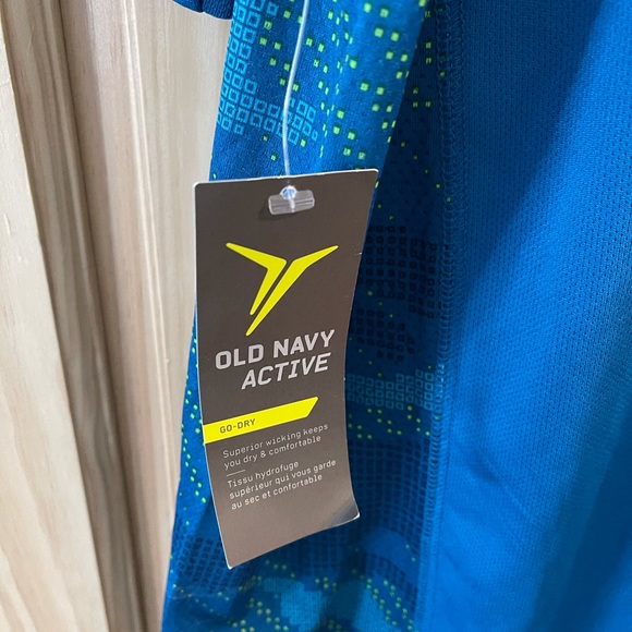 Men’s NEW Old Navy Active Shirt Sz. Lg. - Picture 3 of 5